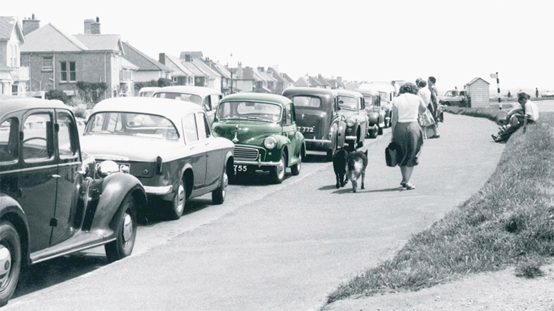 Image of parked Morris Minor